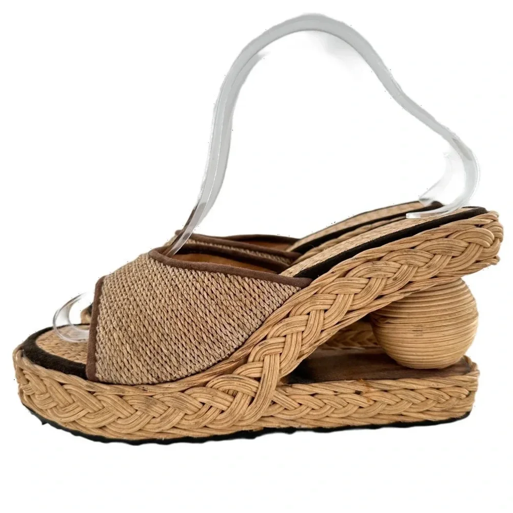 Vintage wicker jute